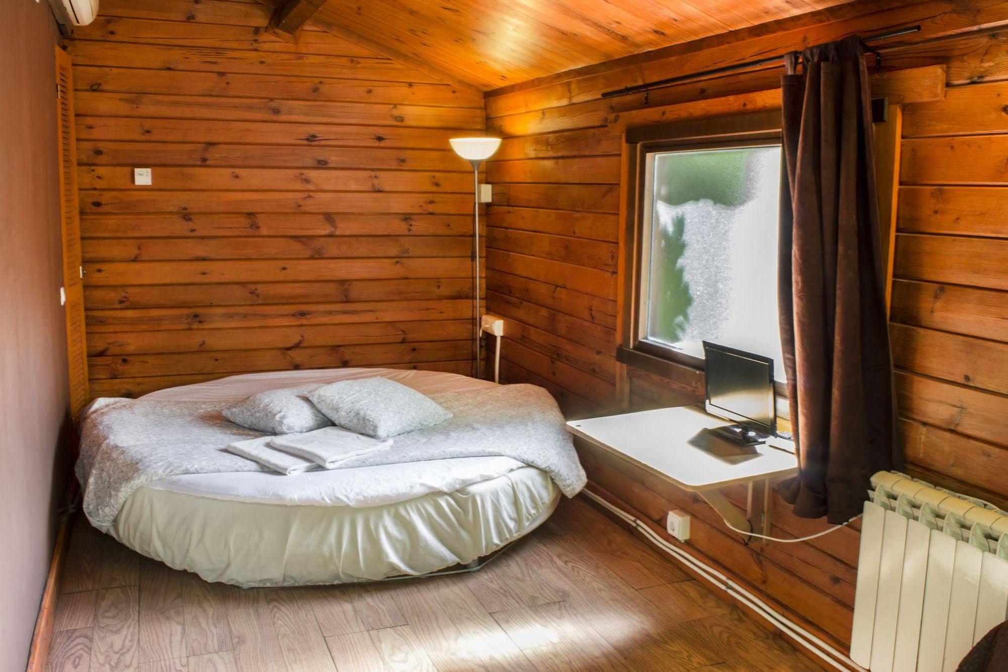 Fuente Del Lobo Glamping & Bungalows - Adults Only Pinos Genil Eksteriør bilde