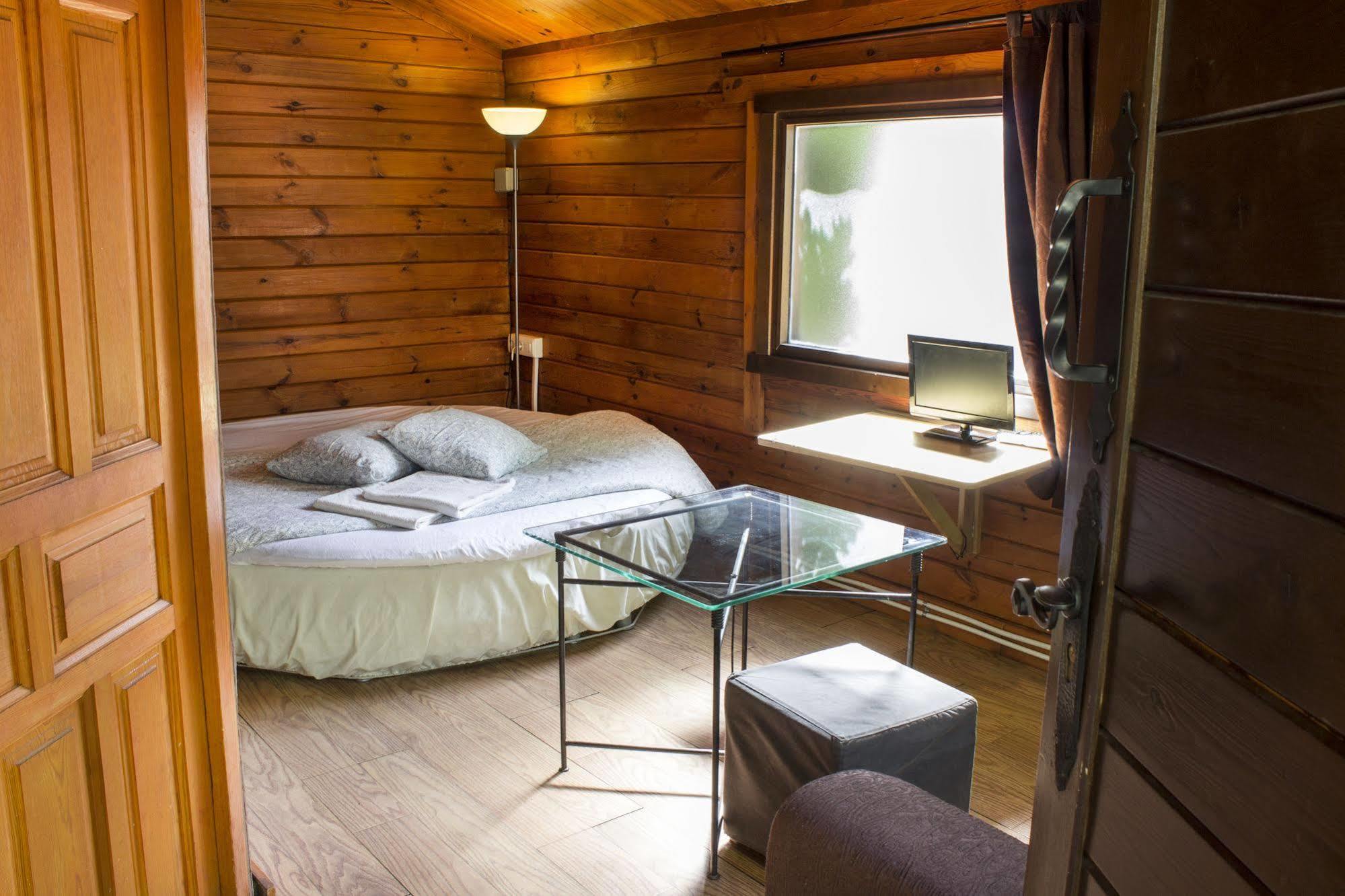 Fuente Del Lobo Glamping & Bungalows - Adults Only Pinos Genil Eksteriør bilde